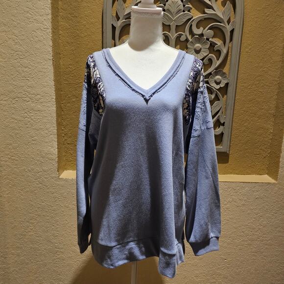 Cato L NWT Floral Lace Panel Sweatshirt Blue Cozy Winter Top Soft Chic Pullover - Picture 3 of 12